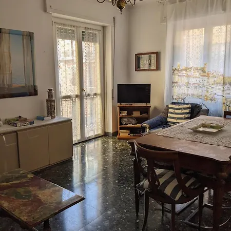 Apartment Large Bright Near The Sea